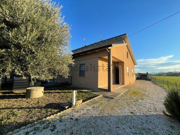 casa indipendente in vendita a Savignano sul Rubicone