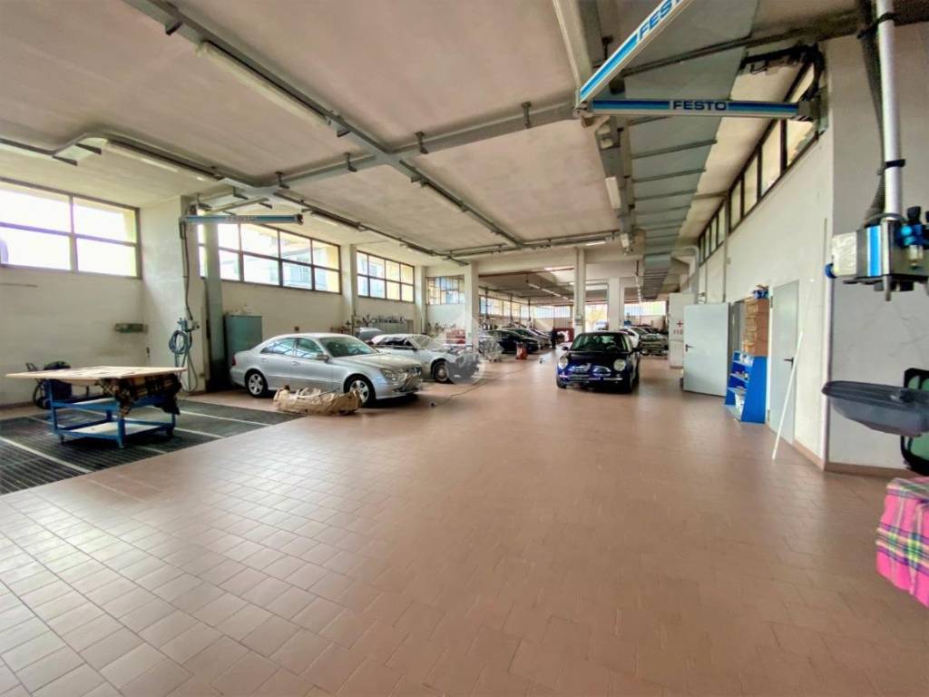 locale commerciale in vendita a Savignano sul Rubicone