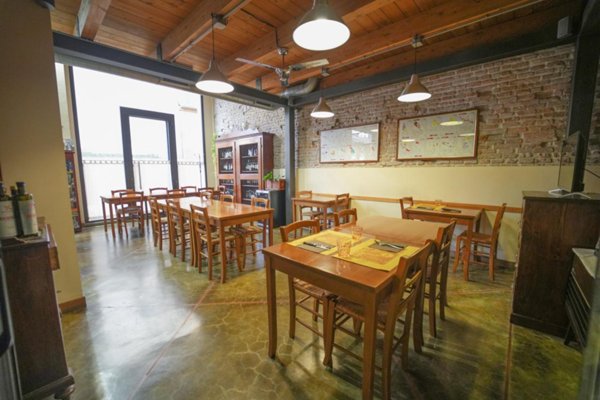 negozio in vendita a Savignano sul Rubicone