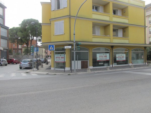 negozio in vendita a Savignano sul Rubicone