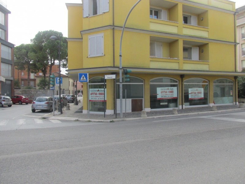 negozio in vendita a Savignano sul Rubicone