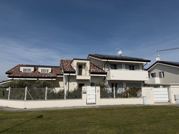 casa indipendente in vendita a Savignano sul Rubicone in zona Capanni