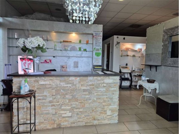 negozio in vendita a Savignano sul Rubicone