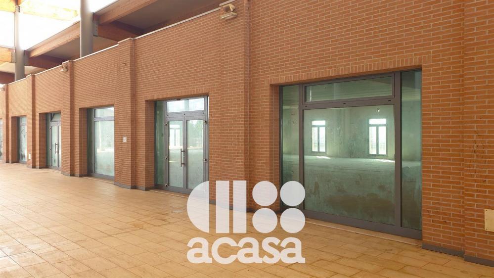 locale commerciale in vendita a Savignano sul Rubicone