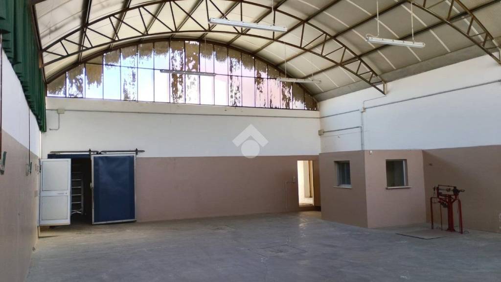 locale commerciale in vendita a Savignano sul Rubicone