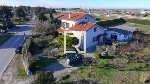casa indipendente in vendita a Savignano sul Rubicone