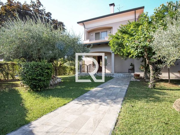 casa indipendente in vendita a Savignano sul Rubicone