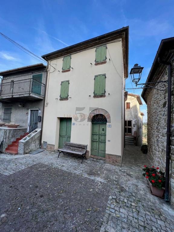 casa indipendente in vendita a Sogliano al Rubicone in zona Montetiffi
