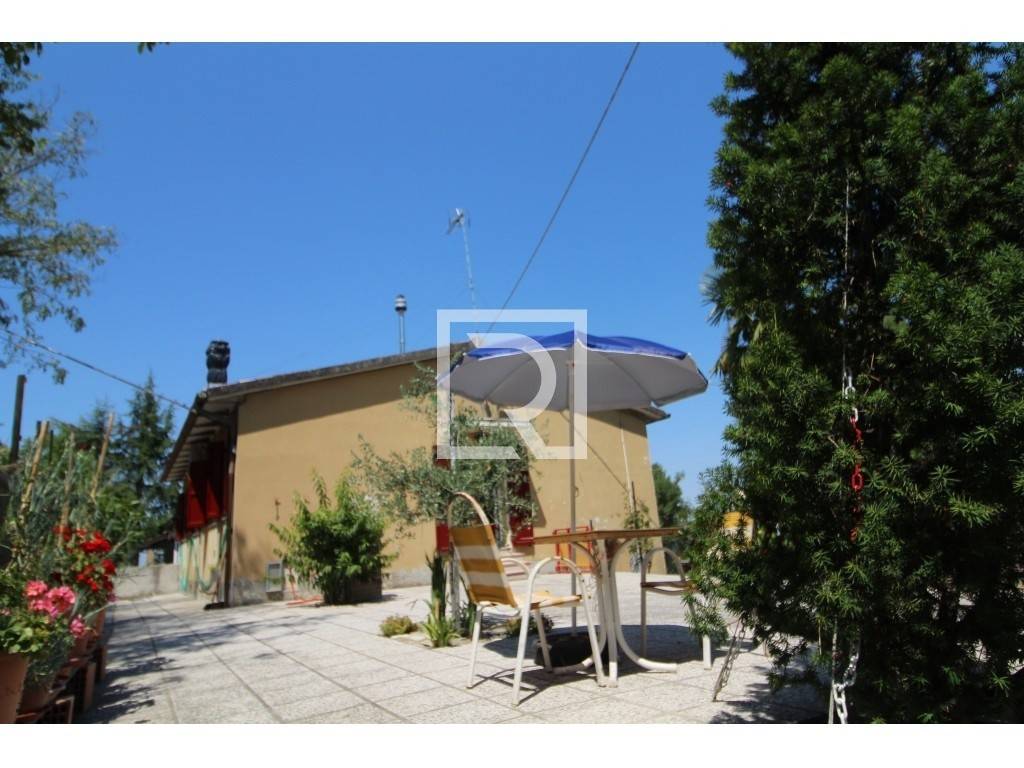 casa indipendente in vendita a Sogliano al Rubicone in zona Santa Maria Riopetra