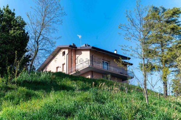 casa indipendente in vendita a Sogliano al Rubicone