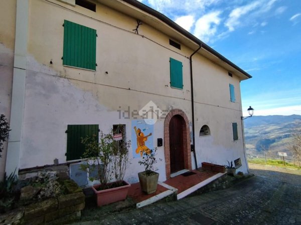 casa semindipendente in vendita a Sogliano al Rubicone in zona Montepetra