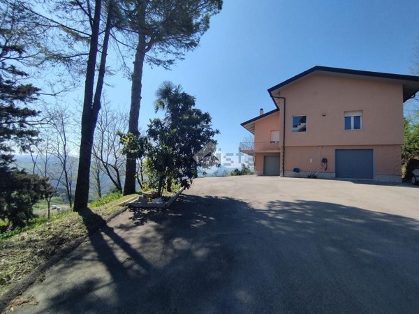 casa indipendente in vendita a Sogliano al Rubicone