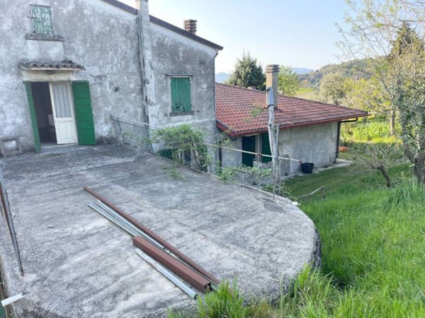 casa indipendente in vendita a Sogliano al Rubicone in zona Montegelli