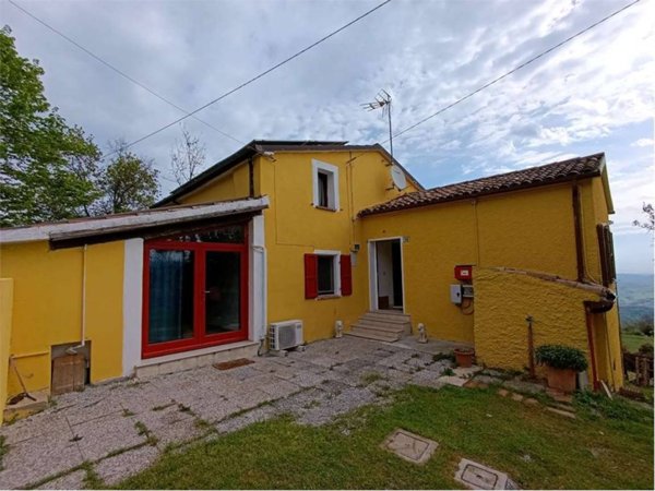 casa indipendente in vendita a Sogliano al Rubicone in zona Rontagnano