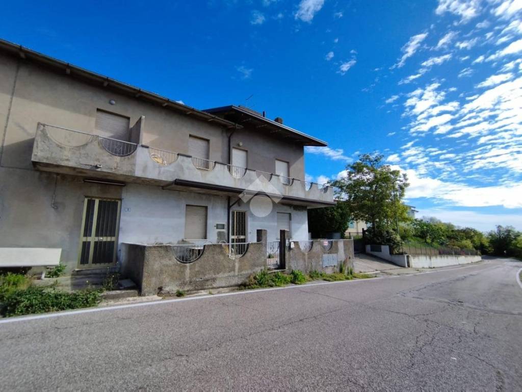 casa indipendente in vendita a Sogliano al Rubicone