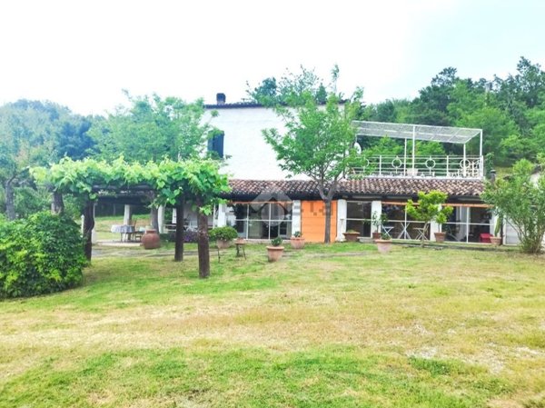 casa indipendente in vendita a Sogliano al Rubicone