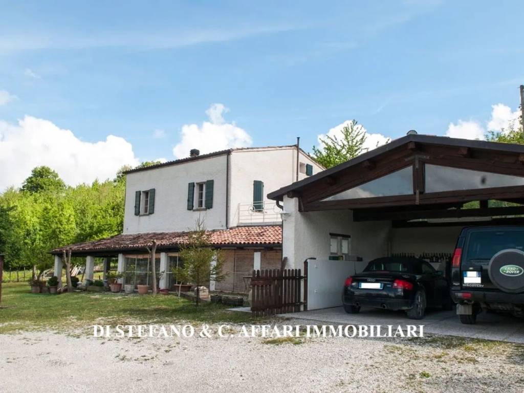 casa indipendente in vendita a Sogliano al Rubicone