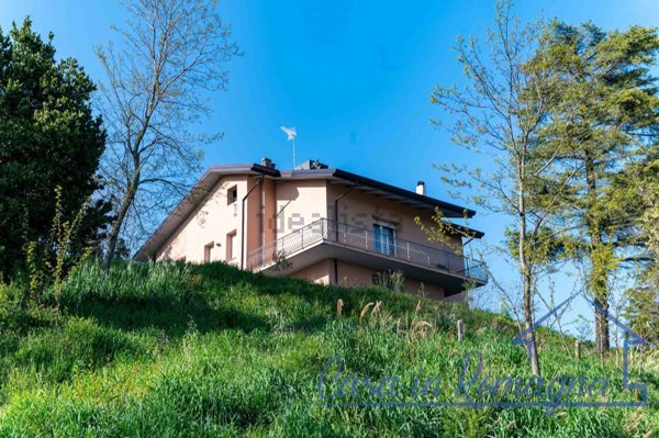 casa indipendente in vendita a Sogliano al Rubicone