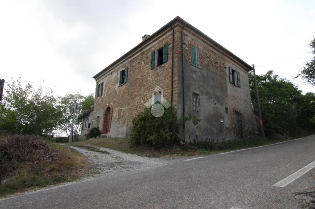 casa indipendente in vendita a Sogliano al Rubicone