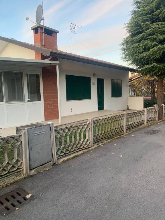 casa indipendente in vendita a Sogliano al Rubicone