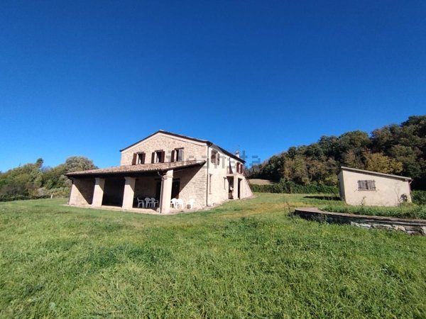 casa indipendente in vendita a Sogliano al Rubicone in zona Rontagnano