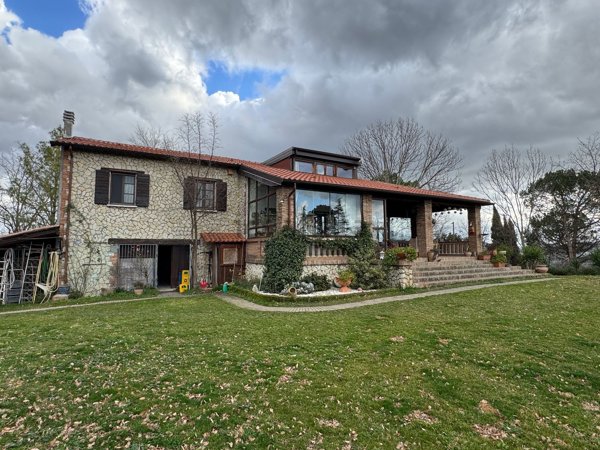 casa indipendente in vendita a Sogliano al Rubicone