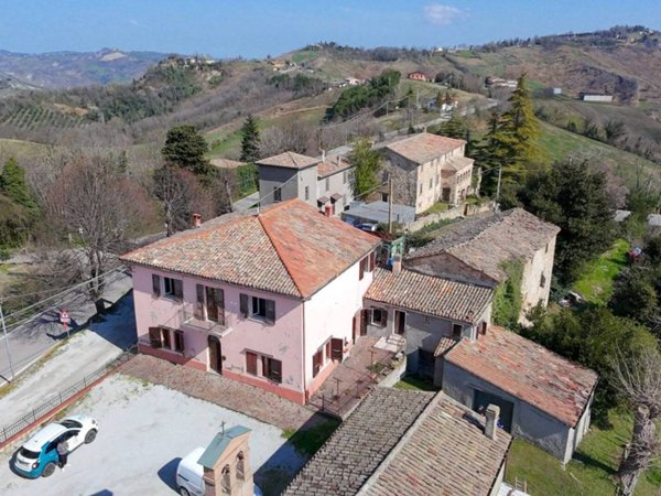 casa indipendente in vendita a Sogliano al Rubicone