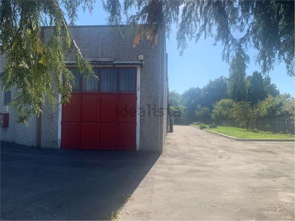 locale commerciale in vendita a Sogliano al Rubicone
