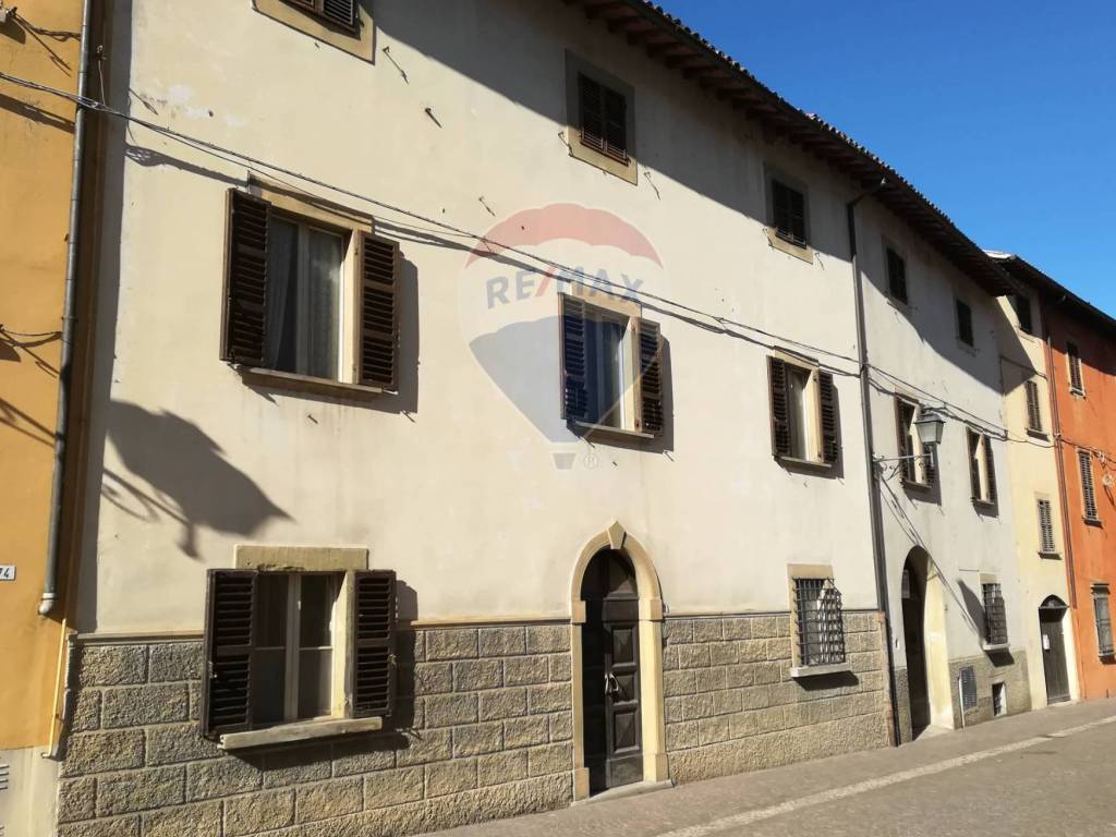 casa indipendente in vendita a Tredozio