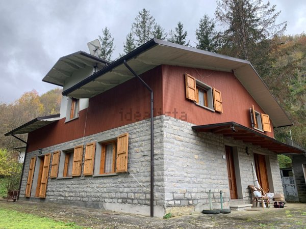 casa indipendente in vendita a Tredozio