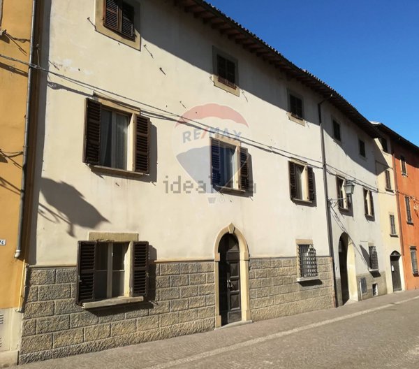 casa indipendente in vendita a Tredozio