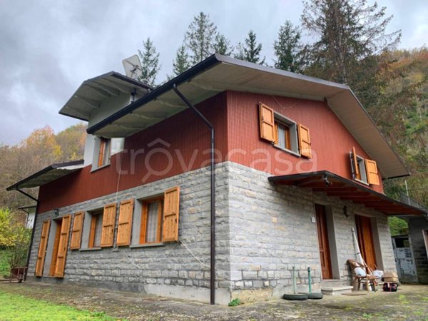 casa indipendente in vendita a Tredozio