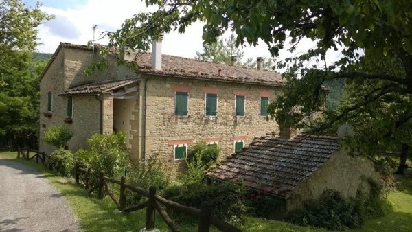 casa indipendente in vendita a Tredozio