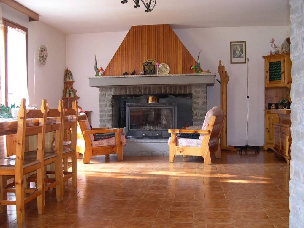 casa indipendente in vendita a Tredozio