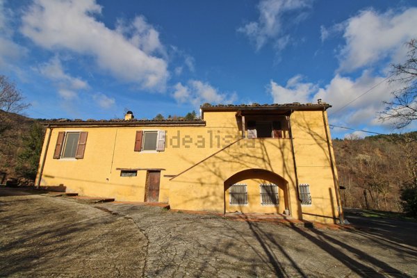 casa semindipendente in vendita a Tredozio