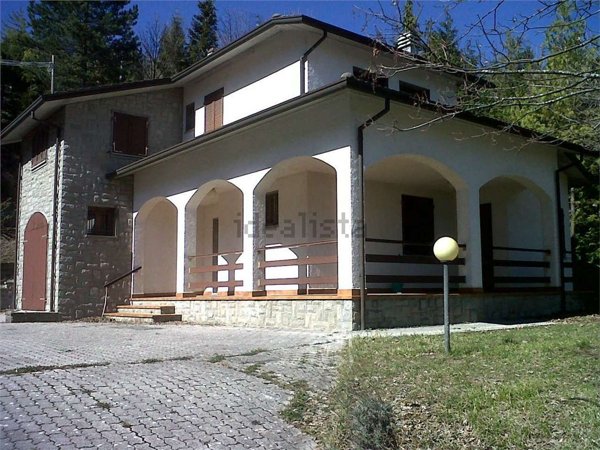 casa indipendente in vendita a Tredozio