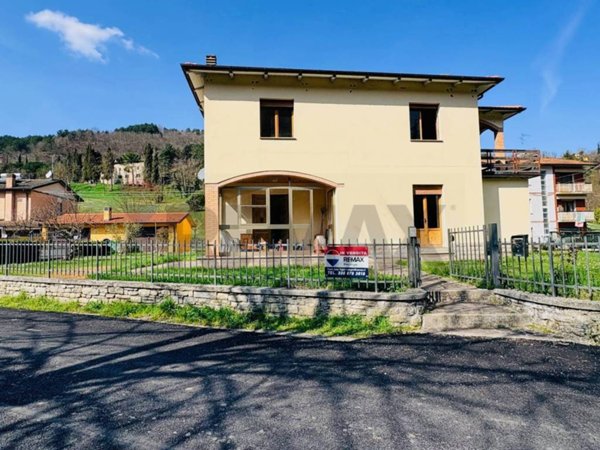 casa indipendente in vendita a Tredozio