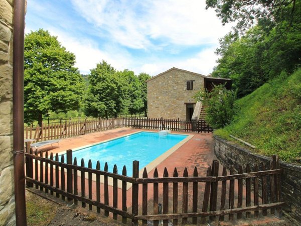casa indipendente in vendita a Tredozio