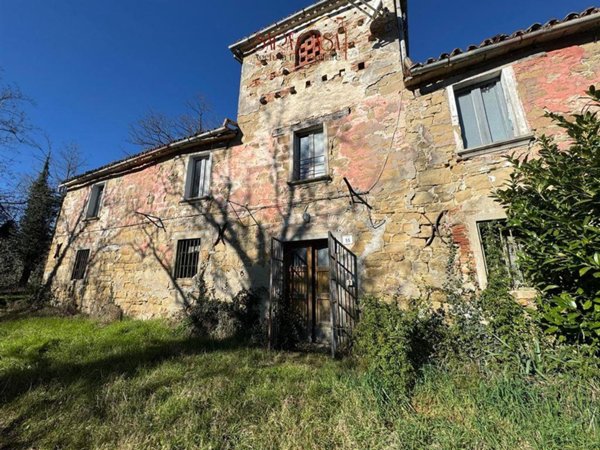 casa indipendente in vendita a Tredozio