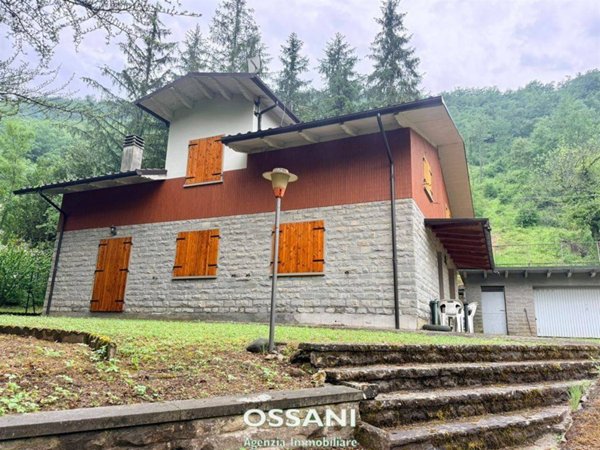 casa indipendente in vendita a Tredozio