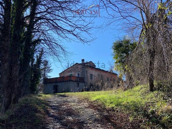 casa indipendente in vendita a Tredozio