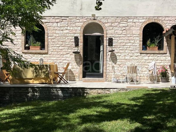 casa indipendente in vendita ad Acqualagna in zona Bellaria