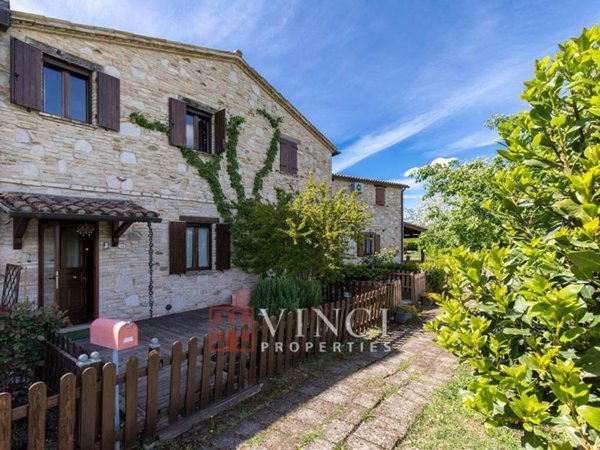 casa indipendente in vendita ad Acqualagna