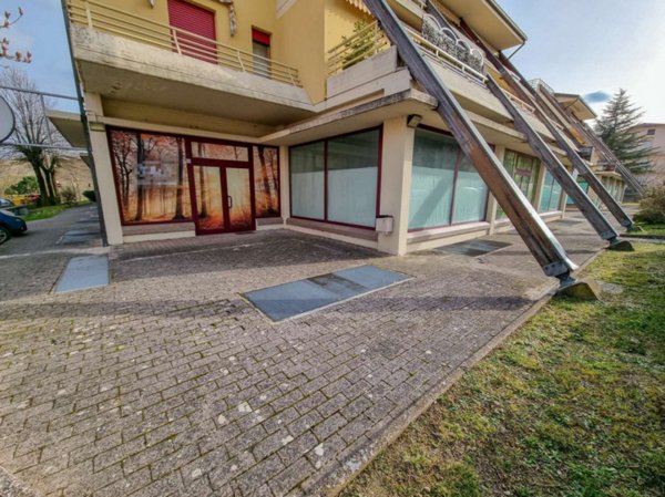 negozio in vendita ad Acqualagna