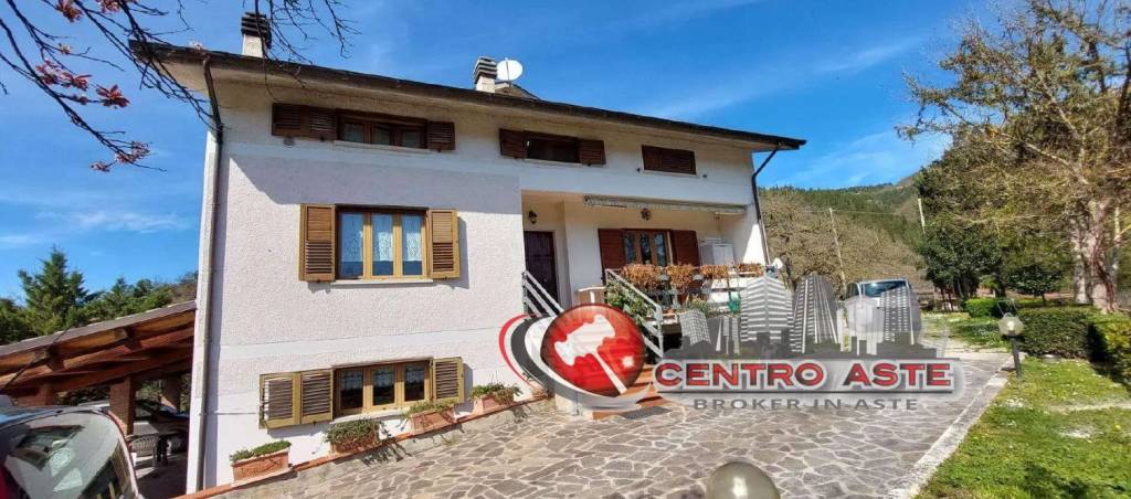 casa indipendente in vendita ad Acqualagna in zona Petriccio