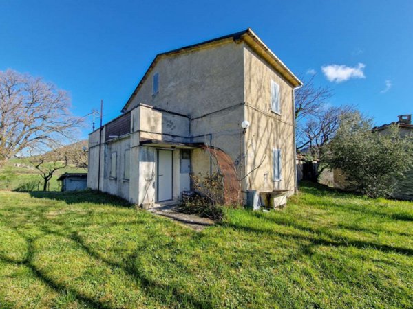 casa indipendente in vendita ad Acqualagna