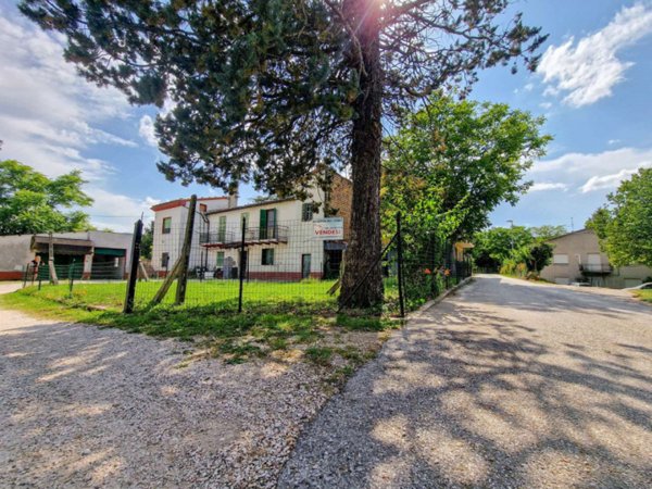 appartamento in vendita ad Acqualagna in zona Bellaria