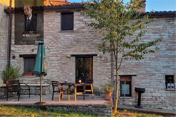casa indipendente in vendita ad Acqualagna