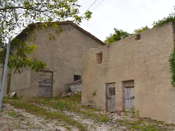 casa indipendente in vendita ad Acqualagna