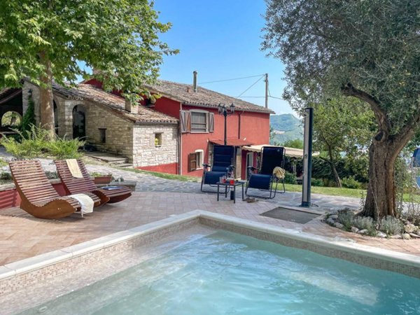 casa indipendente in vendita ad Acqualagna